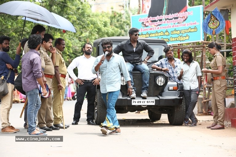 Thimiru Pudichavan Movie Working Stills - 13 / 18 photos
