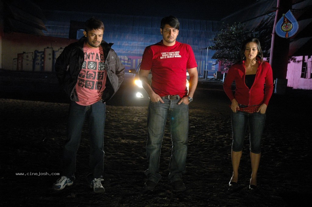 Thirudan Police Tamil Movie Stills - 14 / 45 photos