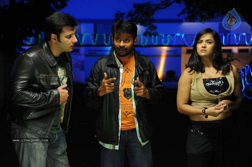 Thirudan Police Tamil Movie Stills - 36 / 45 photos