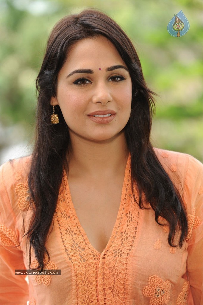 Thirudan Police Tamil Movie Stills - 45 / 45 photos