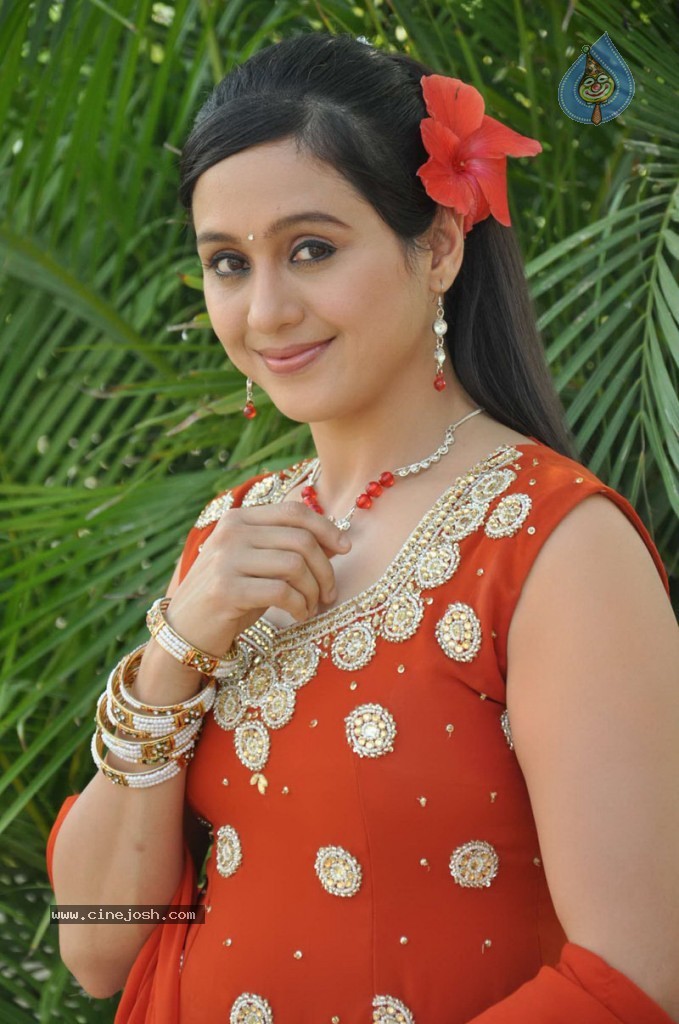 Thirumathi Thamizh Tamil Movie Stills - 3 / 70 photos