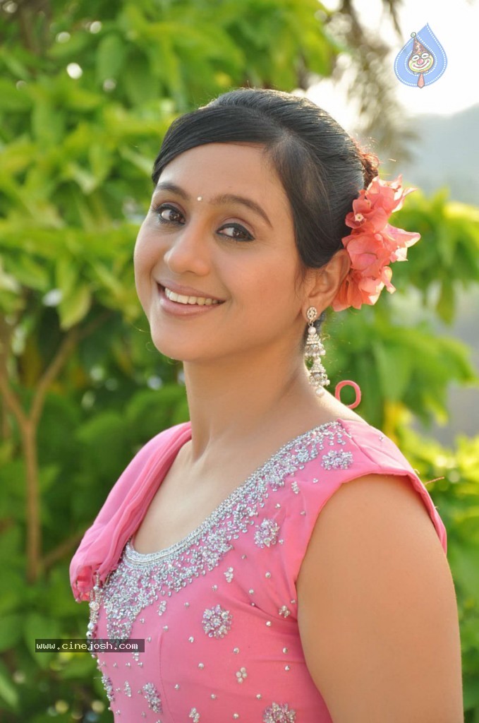 Thirumathi Thamizh Tamil Movie Stills - 7 / 70 photos