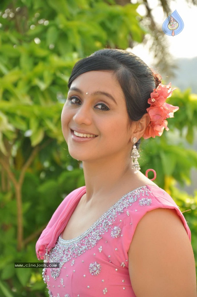 Thirumathi Thamizh Tamil Movie Stills - 28 / 70 photos