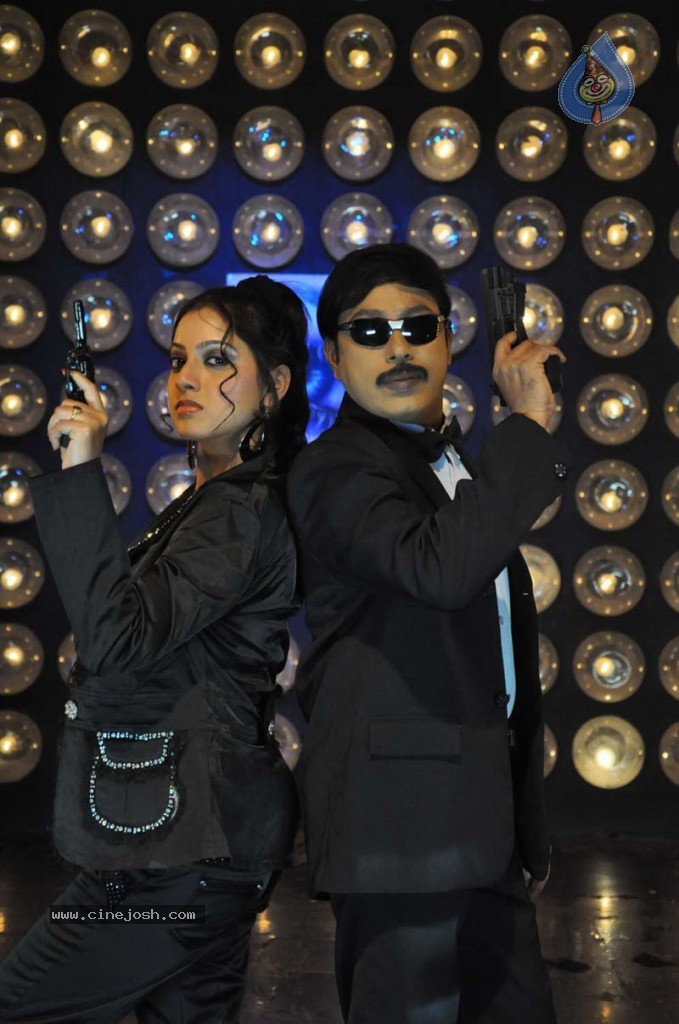 Thirumathi Thamizh Tamil Movie Stills - 63 / 70 photos