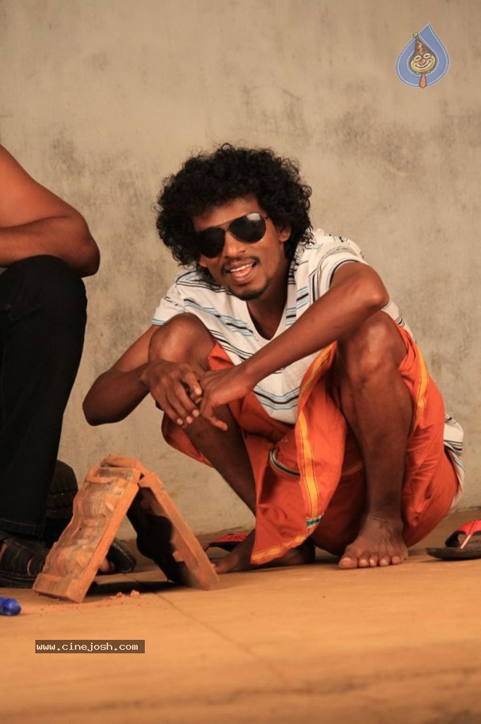 Thoda Adra Sakka Tamil Movie Hot Stills - 28 / 41 photos