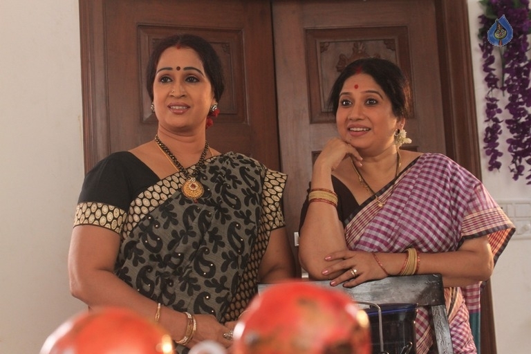 Tholi Parichayam Movie Photos - 19 / 25 photos