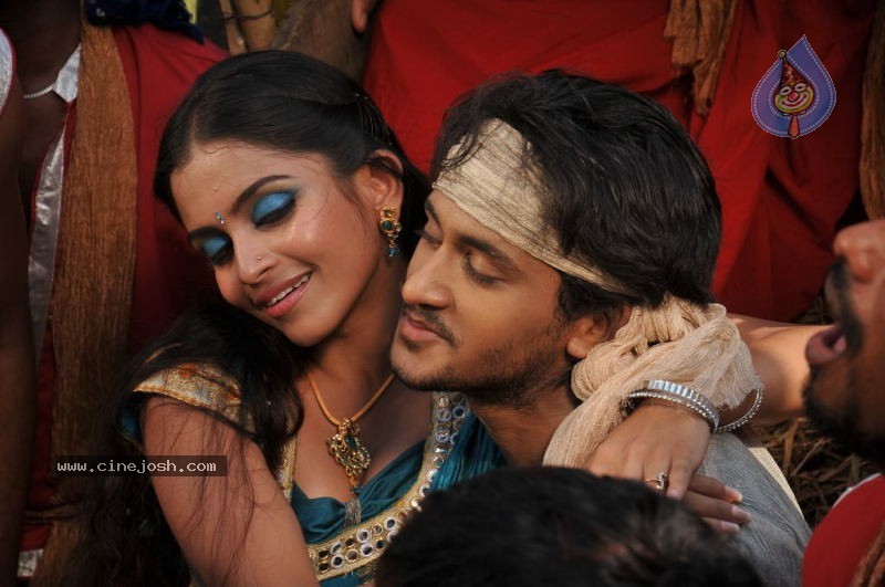 Tholisaariga Movie Stills - 5 / 48 photos