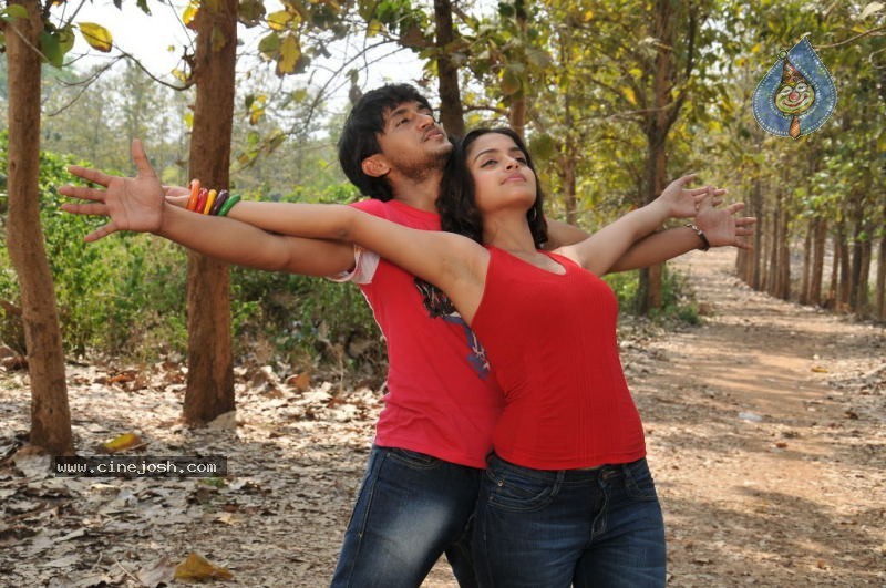 Tholisaariga Movie Stills - 46 / 48 photos