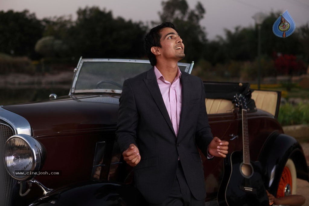 Thulli Ezhunthathu Kadhal Tamil Movie New Stills - 11 / 41 photos