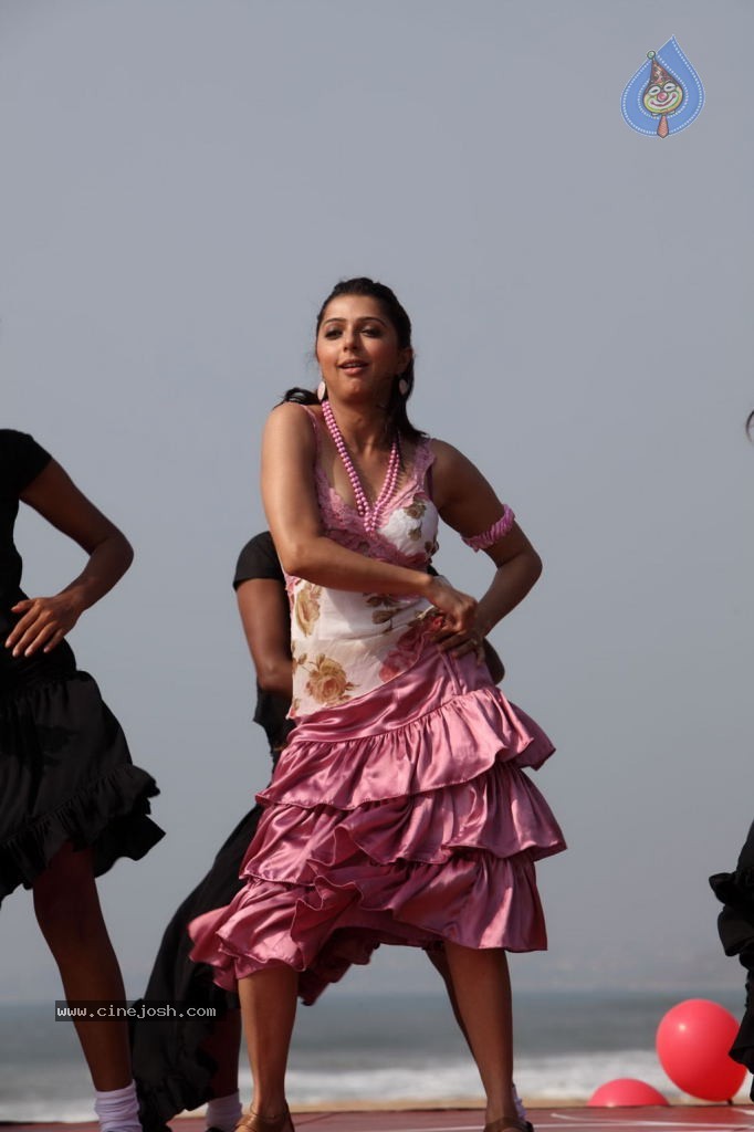 Thulli Ezhunthathu Kadhal Tamil Movie Stills - 57 / 112 photos