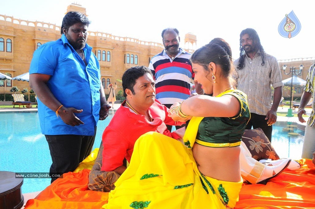 Thulli Vilayadu Tamil Movie Stills - 30 / 37 photos