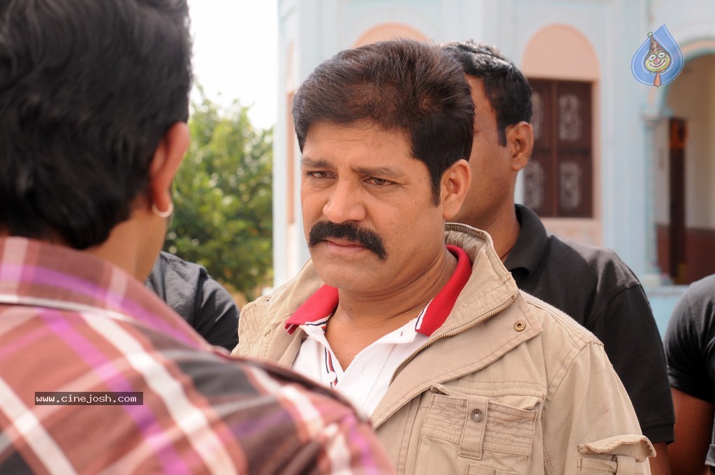 Tikka Movie New Stills - 47 / 89 photos