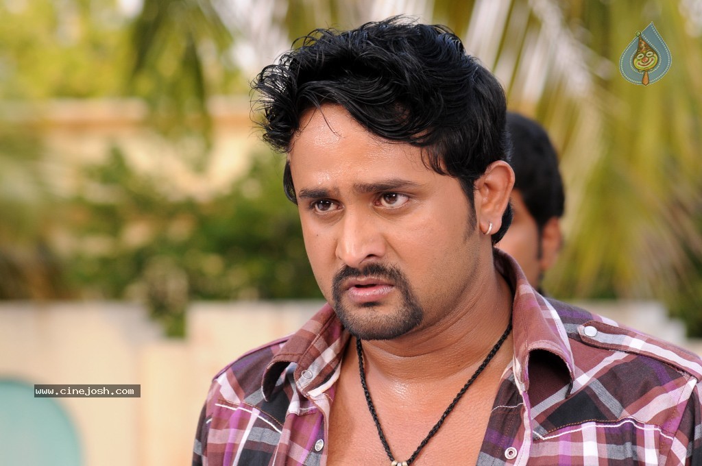 Tikka Movie New Stills - 81 / 89 photos