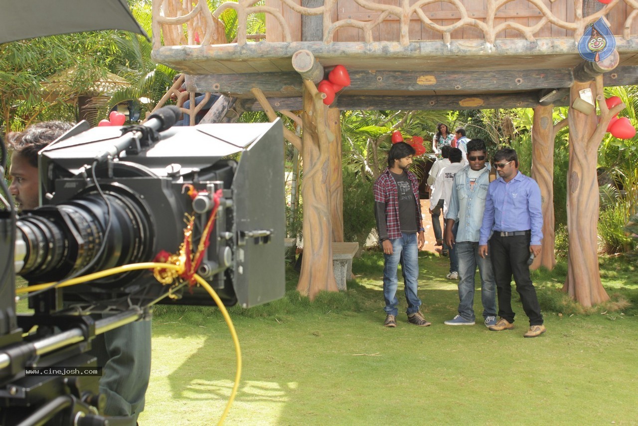 Toll Free Number 143 Movie Photos - 32 / 40 photos