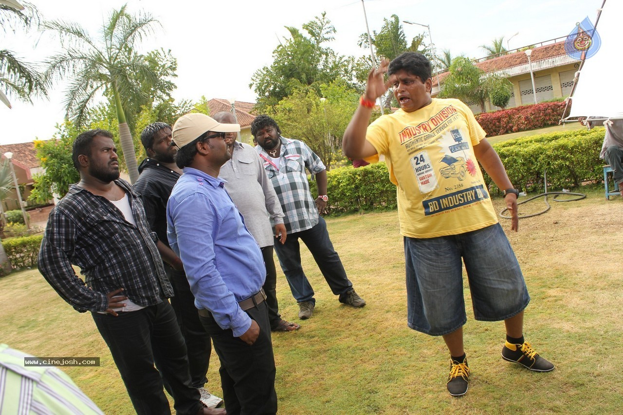 Toll Free Number 143 Movie Photos - 36 / 40 photos