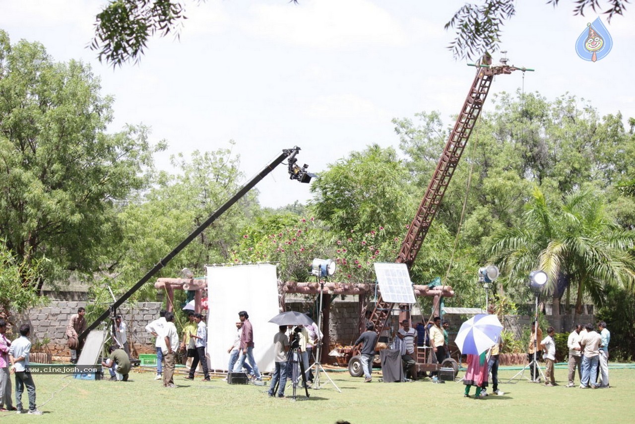 Toll Free Number 143 Movie Photos - 38 / 40 photos