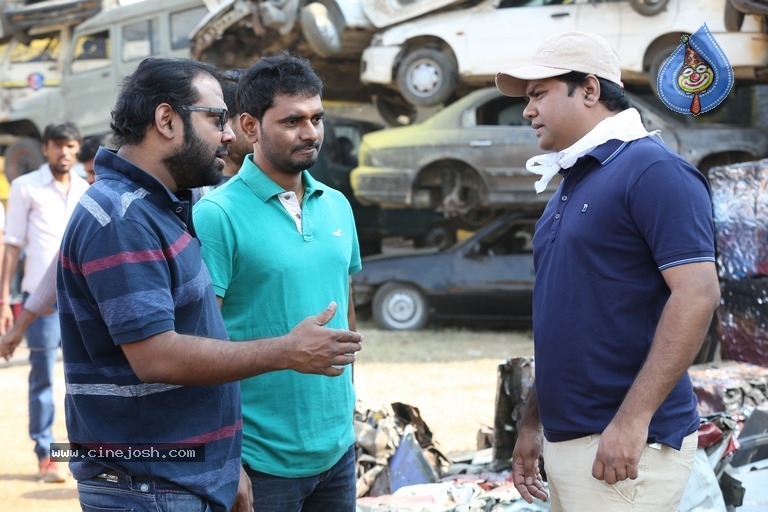 Touch Chesi Chudu Movie Working Stills - 5 / 12 photos
