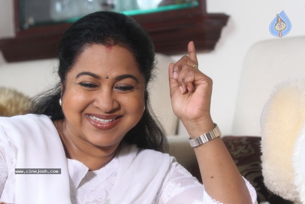 Traffic Movie Stills - 7 / 60 photos