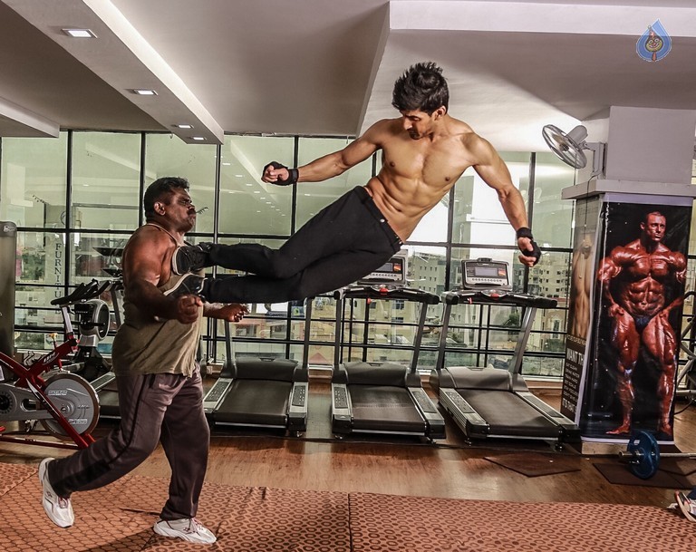 Trayam Movie Photos and Posters - 16 / 30 photos