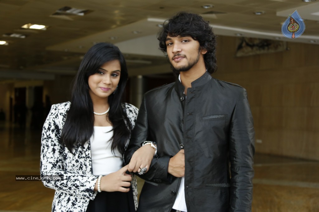Tulasi and Gautham Karthik Stills - 22 / 70 photos