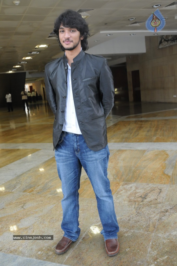 Tulasi and Gautham Karthik Stills - 23 / 70 photos