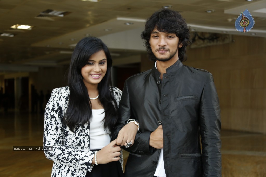 Tulasi and Gautham Karthik Stills - 48 / 70 photos