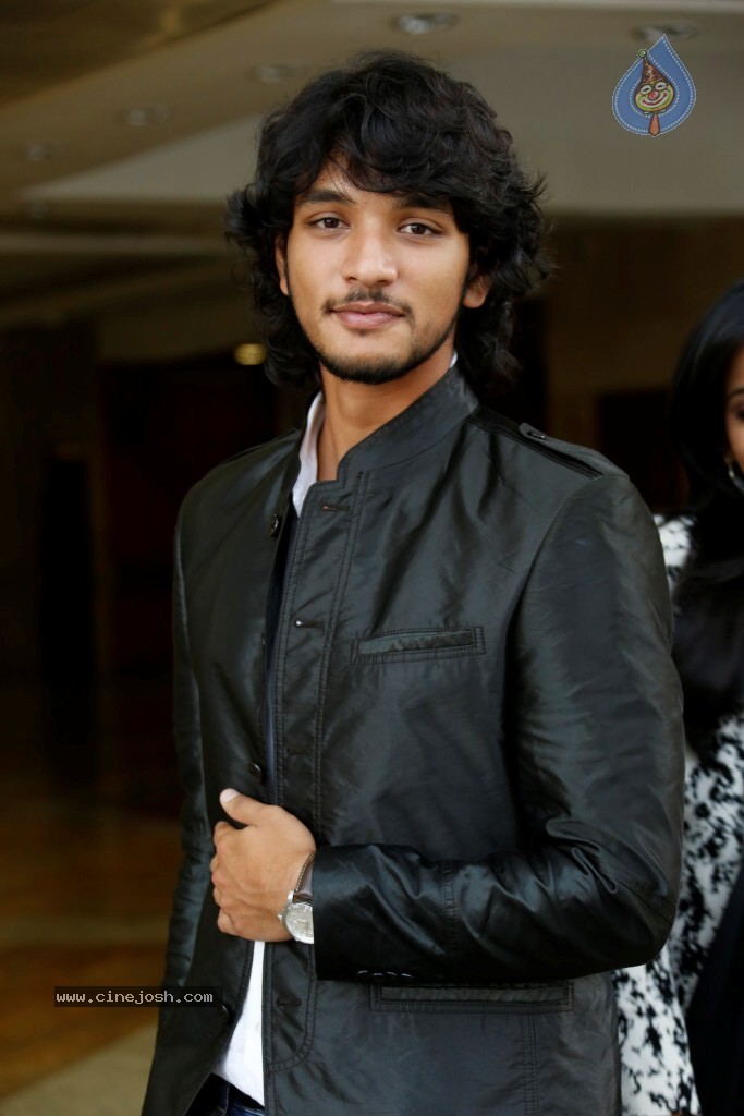 Tulasi and Gautham Karthik Stills - 58 / 70 photos