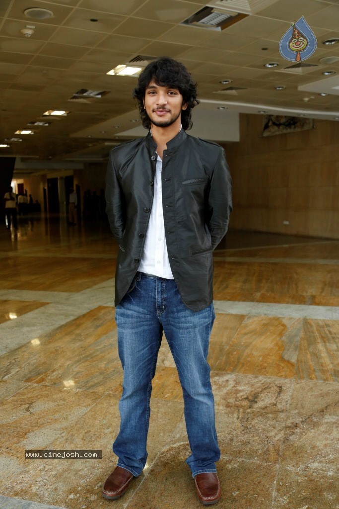 Tulasi and Gautham Karthik Stills - 59 / 70 photos