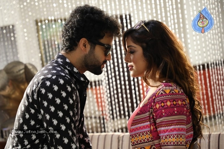 Two Friends Movie Stills - 15 / 42 photos