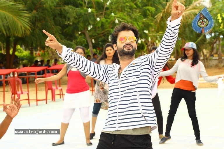 Two Friends Movie Stills - 19 / 42 photos