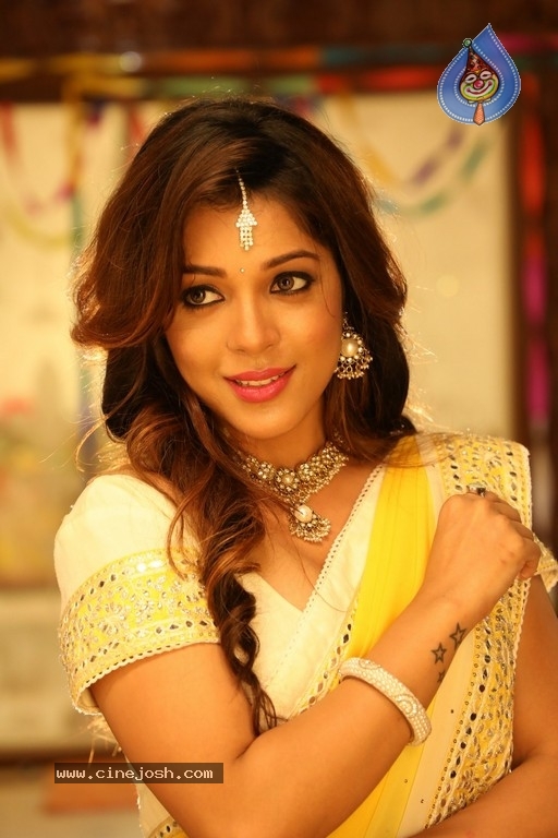 Two Friends Movie Stills - 32 / 42 photos