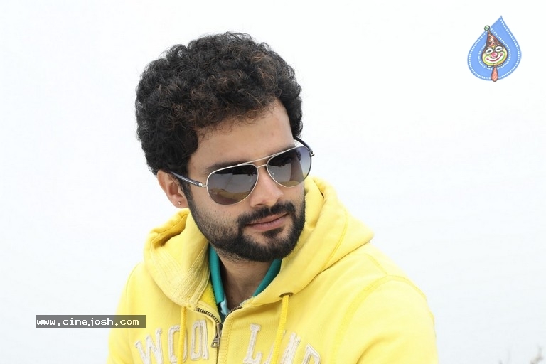 Two Friends Movie Stills - 34 / 42 photos