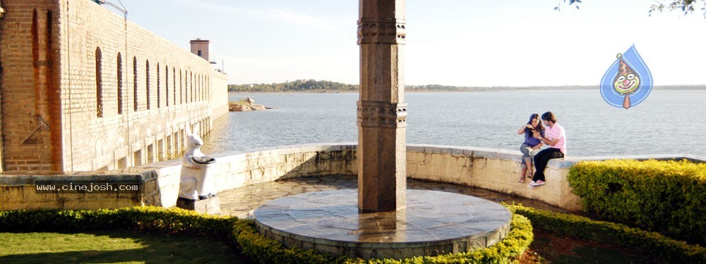 U and I Movie - Rohan, Aditi Stills - 16 / 119 photos