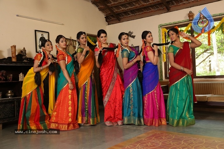 U Pe Ku Ha Movie Stills - 30 / 42 photos