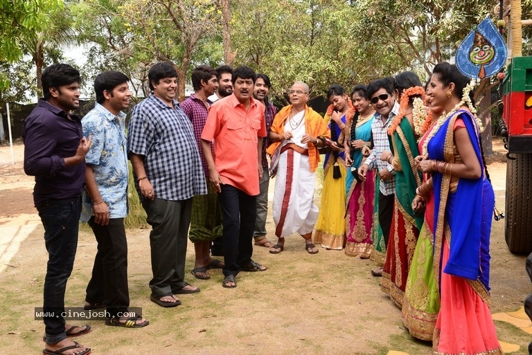 U Pe Ku Ha Movie Stills - 32 / 42 photos