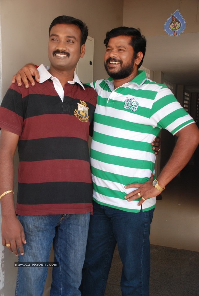 Un Bodhaikku Naan Oorugava Tamil Movie Spicy Stills - 17 / 20 photos