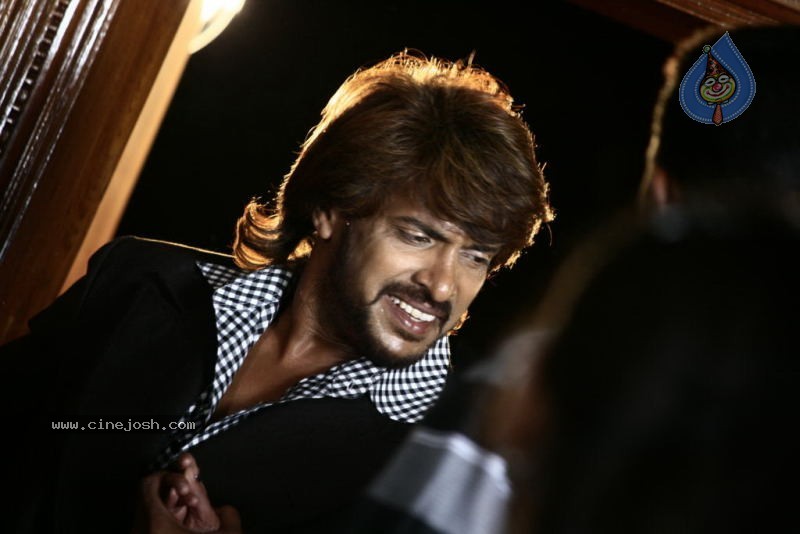 Upendra Super Movie Stills - 6 / 93 photos