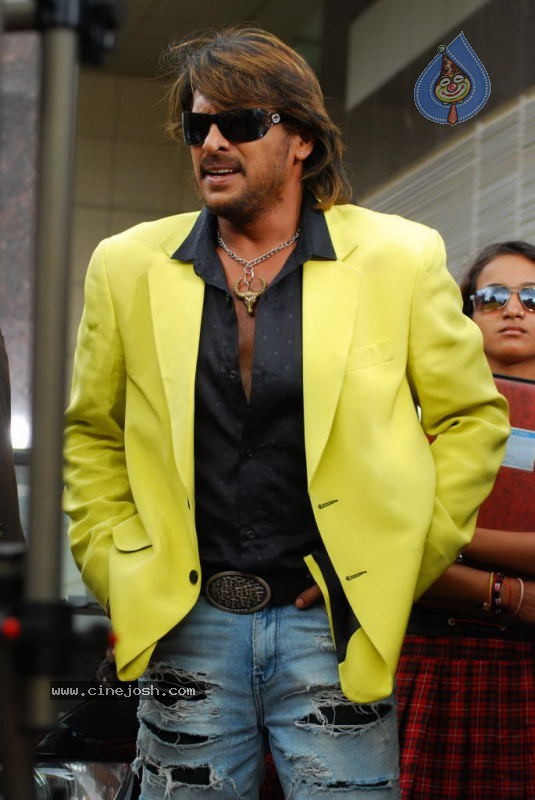 Upendra Super Movie Stills - 15 / 93 photos