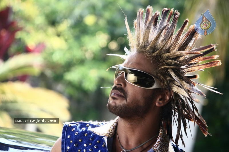 Upendra Super Movie Stills - 61 / 93 photos