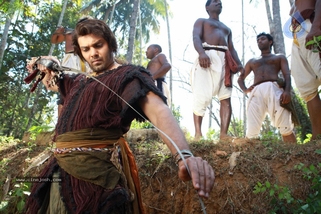 Urumi Movie New Stills - 27 / 56 photos