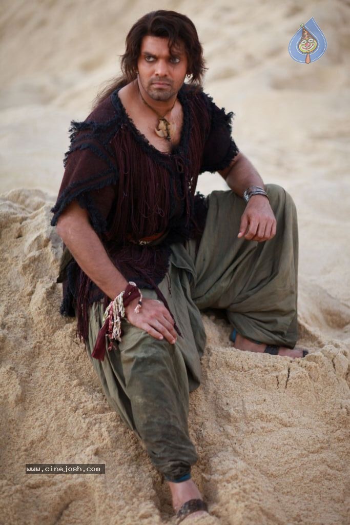 Urumi Movie New Stills - 34 / 56 photos