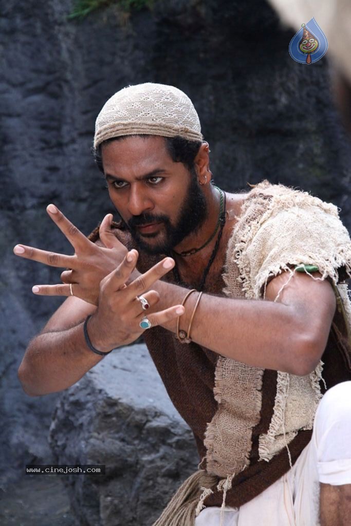 Urumi Movie New Stills - 42 / 56 photos