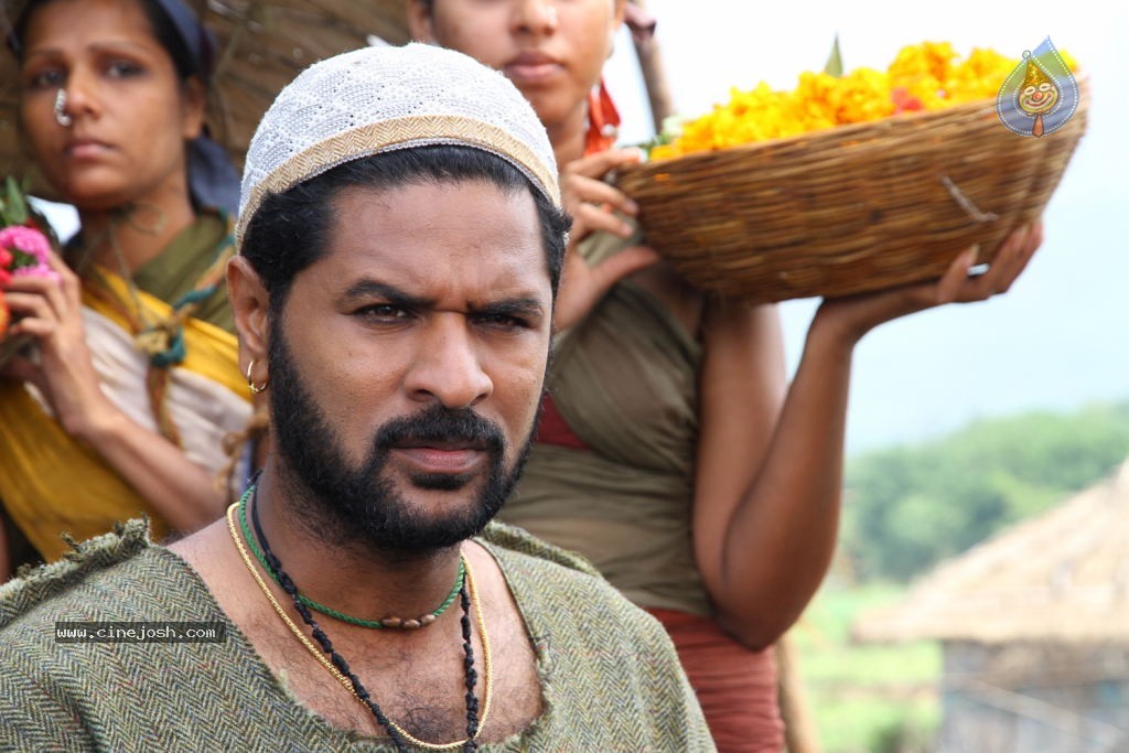 Urumi Movie New Stills - 49 / 56 photos