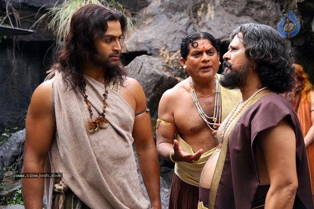 Urumi Tamil Movie Stills - 7 / 21 photos