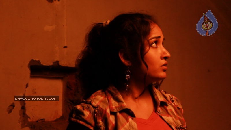 Usuru Movie New Stills - 17 / 67 photos