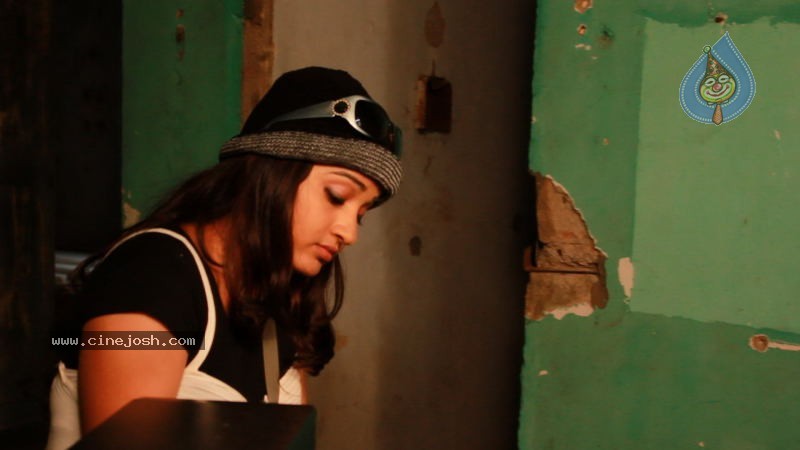 Usuru Movie New Stills - 64 / 67 photos