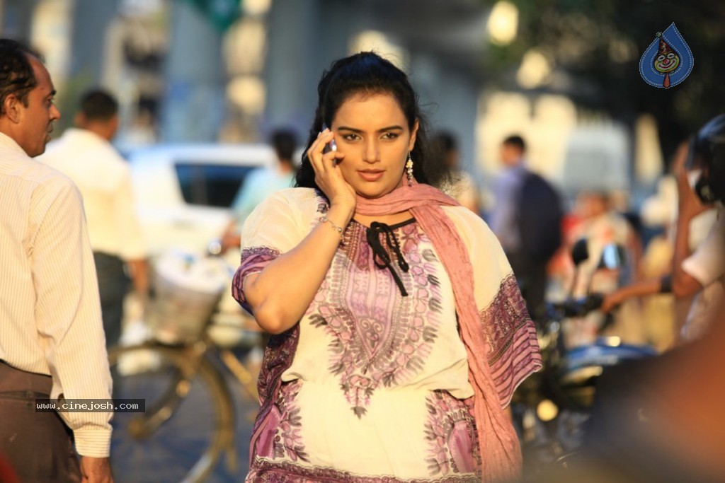 Uyirin Osai Tamil Movie Stills - 23 / 90 photos