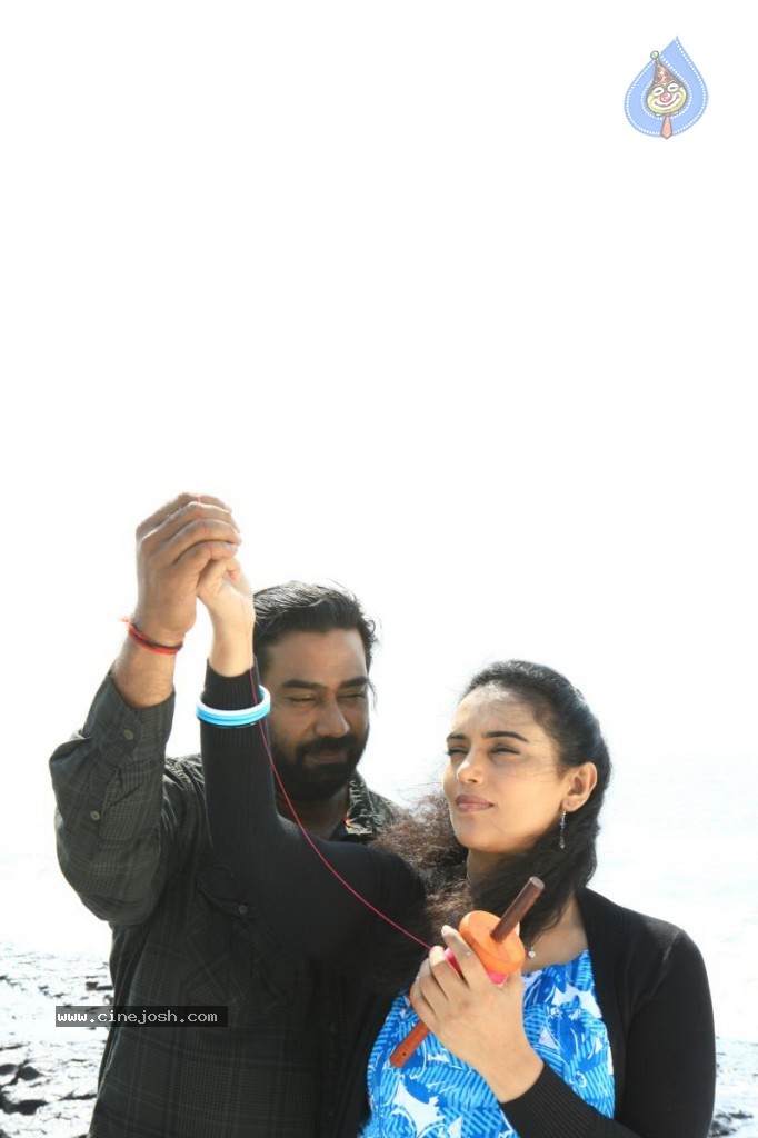 Uyirin Osai Tamil Movie Stills - 48 / 90 photos