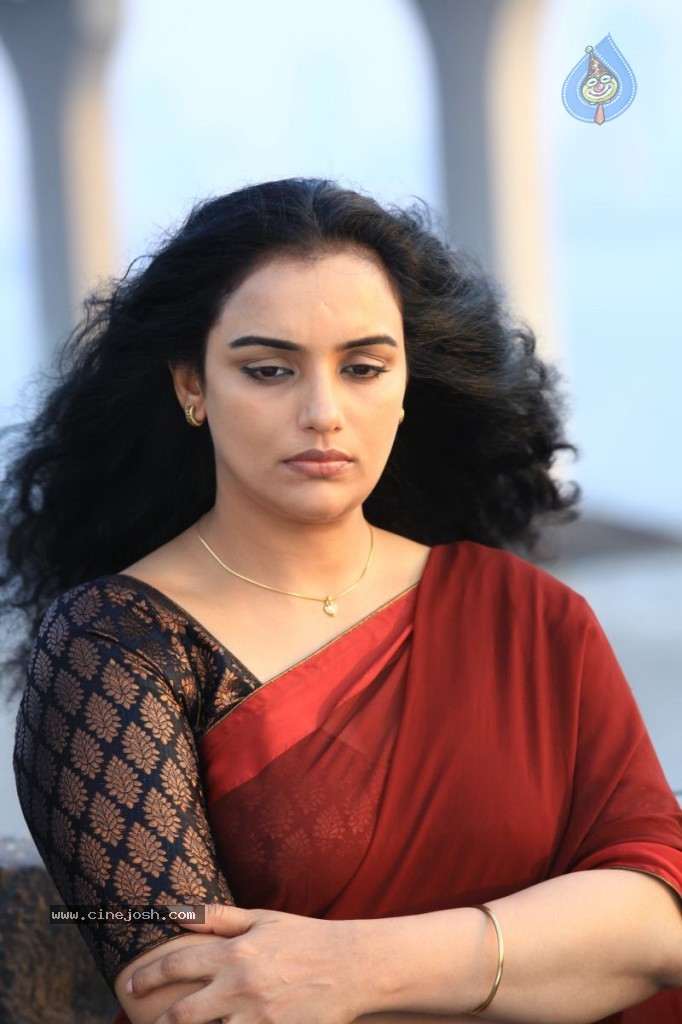 Uyirin Osai Tamil Movie Stills - 58 / 90 photos