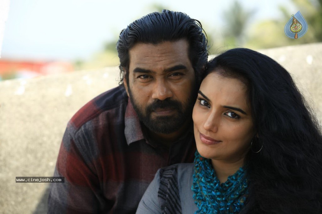 Uyirin Osai Tamil Movie Stills - 76 / 90 photos